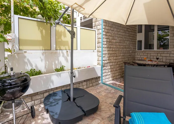 3 Bedroom Awesome In Banjol
