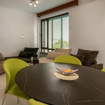 Holiday home Lovely In With House Sea View Banjol