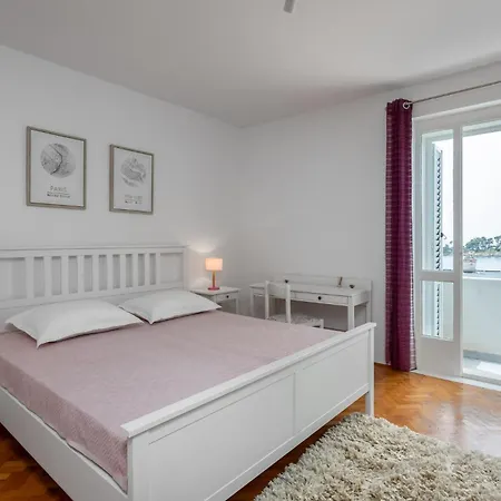 3 Bedroom Awesome In *