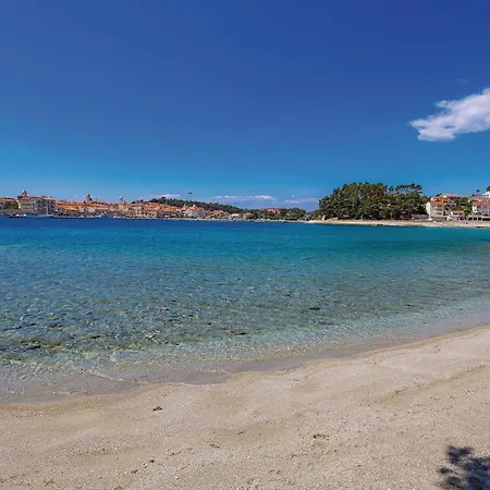 Ferienhaus 3 Bedroom Awesome In Banjol